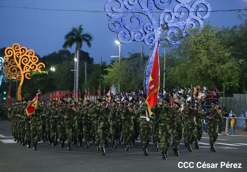 DESFILE